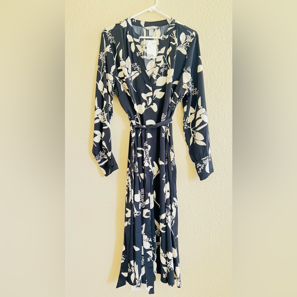 White dress in black print 
Size XL